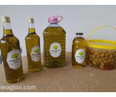 Domace maslinovo ulje i masline