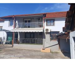 Prodajem 2 kuće sa pomoćnim objektom,3 garaže i letnjikovac - Slika 12/15