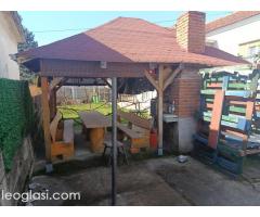 Prodajem 2 kuće sa pomoćnim objektom,3 garaže i letnjikovac - Slika 14/15